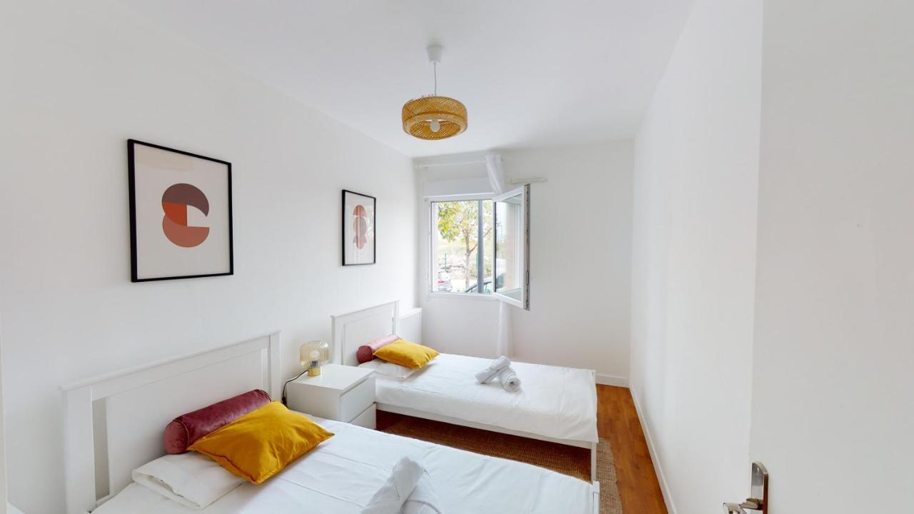 Live Like A Local Stylish 2Br With Balcony & Parking Daire Saint-Denis  Dış mekan fotoğraf