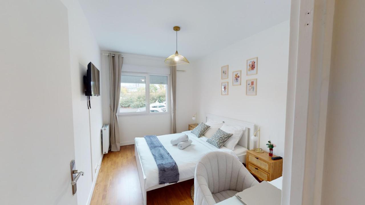 Live Like A Local Stylish 2Br With Balcony & Parking Daire Saint-Denis  Dış mekan fotoğraf
