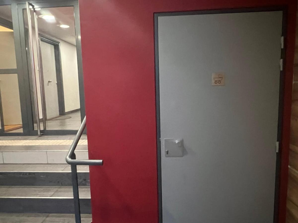 Live Like A Local Stylish 2Br With Balcony & Parking Daire Saint-Denis  Dış mekan fotoğraf